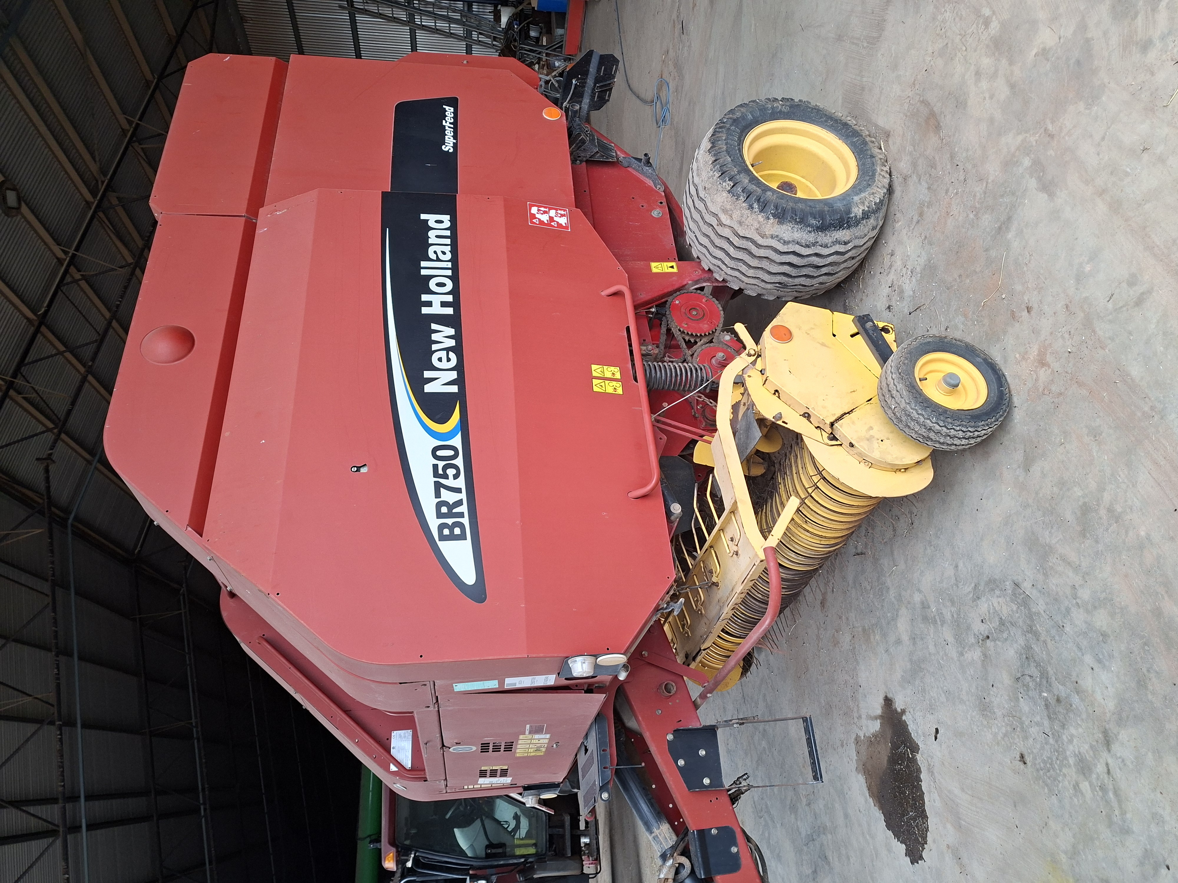 BR750 Round Baler